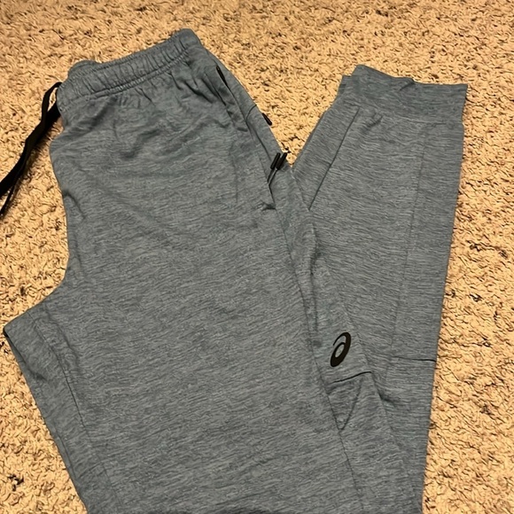 Men’s ASICS regular fit tech pants - Picture 8 of 15